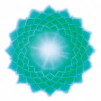 Le chakra du troisième œil correspond au 5e rayon, de couleur vert émeraude, situé au centre du front, entre les sourcils, relié à l’hypophyse, destiné à exprimer la vérité, la concentration et l’intégrité.